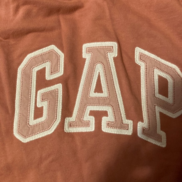 Gap pinkish hoody with front pocket - Picture 3 of 4